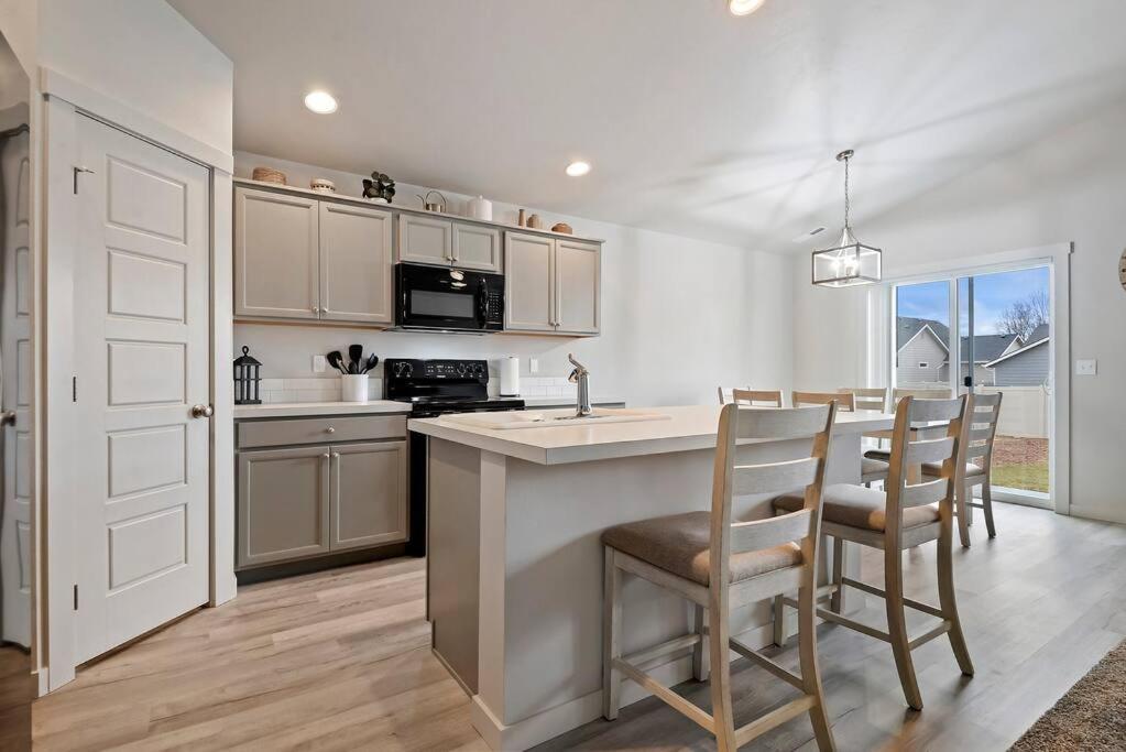 Beautiful Brand New Kuna Home! Extérieur photo