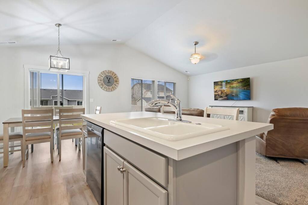 Beautiful Brand New Kuna Home! Extérieur photo
