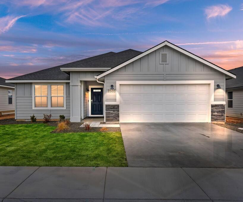 Beautiful Brand New Kuna Home! Extérieur photo