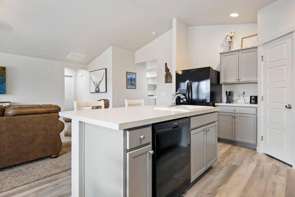 Beautiful Brand New Kuna Home! Extérieur photo